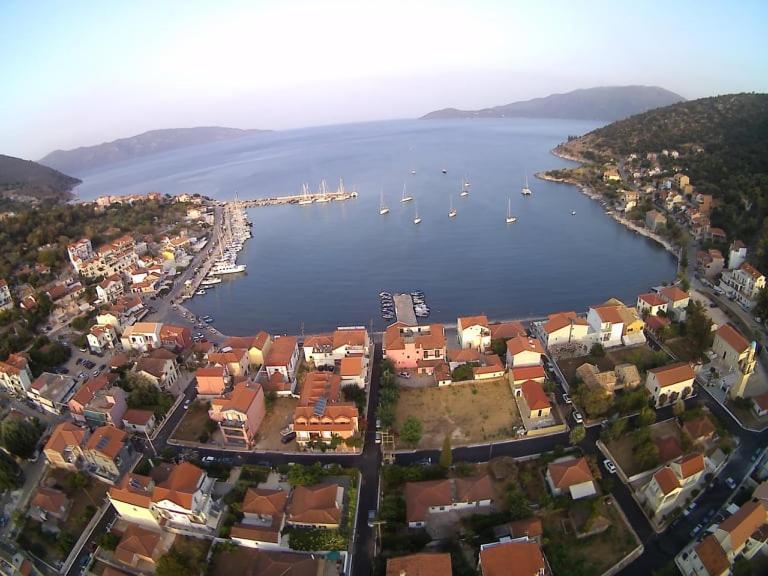 Dionisis Apartments Agia Efimia Luaran gambar