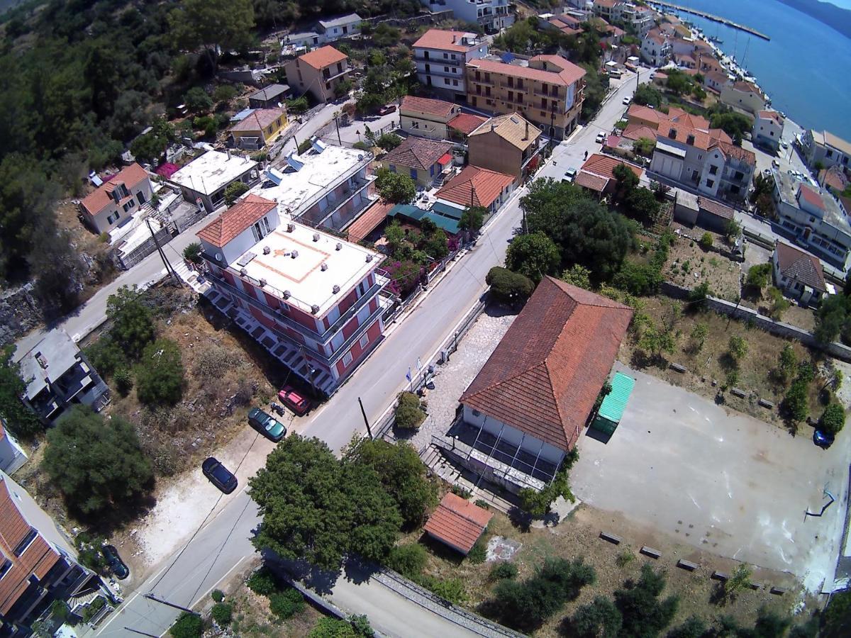Dionisis Apartments Agia Efimia Luaran gambar