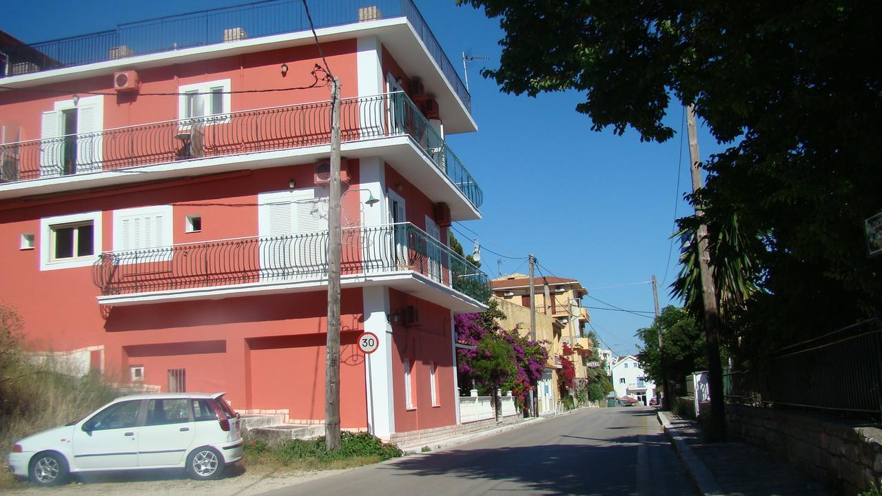 Dionisis Apartments Agia Efimia Luaran gambar